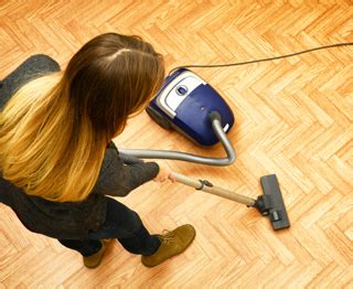 Vacuuming Hardwood Floors & Laminate