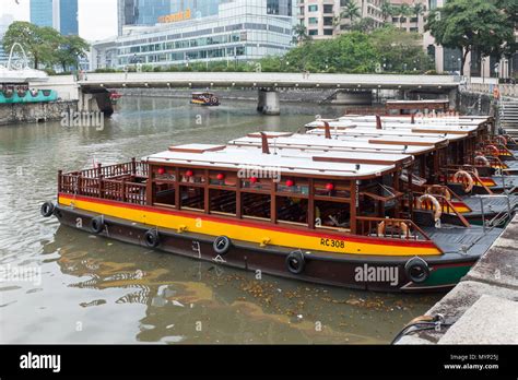 Bumboats moored at Clarke Quay on the Singapore River ready to take ...