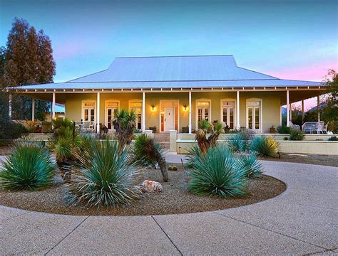 A Colorful Australian-Style Farmhouse For Sale in Arizona