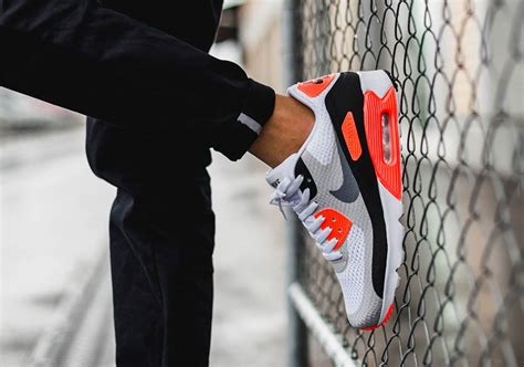 Nike Air Max 90 Ultra "Infrared" - SneakerNews.com