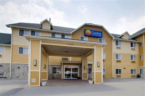 Comfort Inn and Suites Hotel (Bellevue (NE)) - Deals, Photos & Reviews