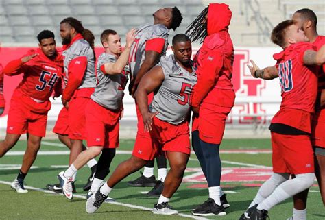 XFL's Houston Roughnecks begin practice