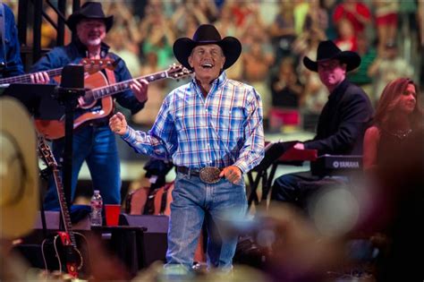 Country star George Strait ends nearly 4 decades of touring with final ...