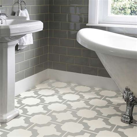 Best Vinyl Flooring For Bathroom / Vinyl Sheet and Tile Bathroom ...