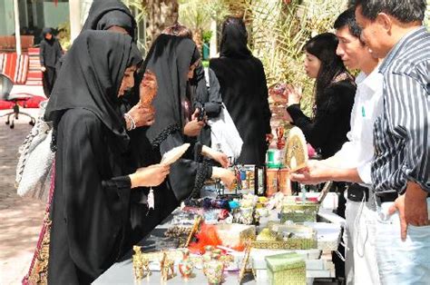 Images and Places, Pictures and Info: united arab emirates people culture