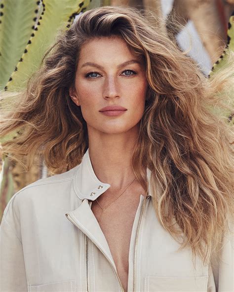 Gisele Bündchen - Biography, Height & Life Story | Super Stars Bio