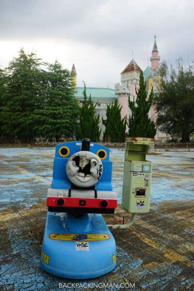 Abandoned Theme Parks In Japan (Nara Dreamland)