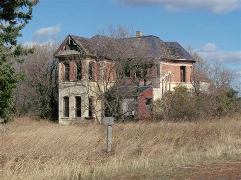 Carberry, Manitoba | Old abandoned houses, Abandoned places, Abandoned houses