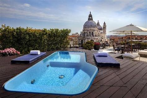 The Best Venice Hotels with Pool – Swim in the Floating City | MORE LIFE IN YOUR DAYS