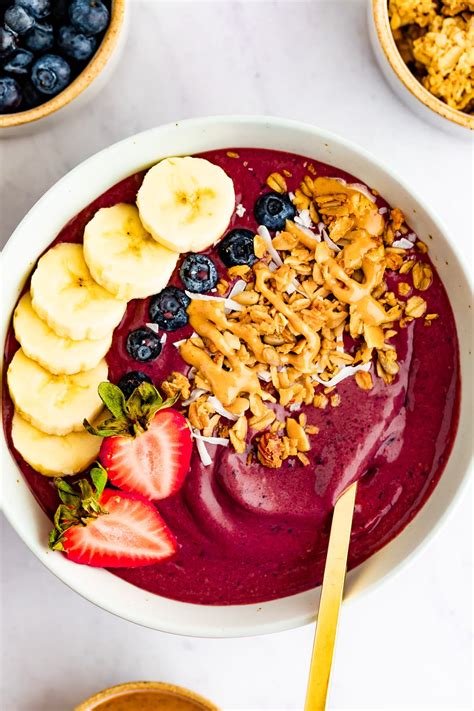 How to Make the Perfect Acai Bowl - Eating Bird Food