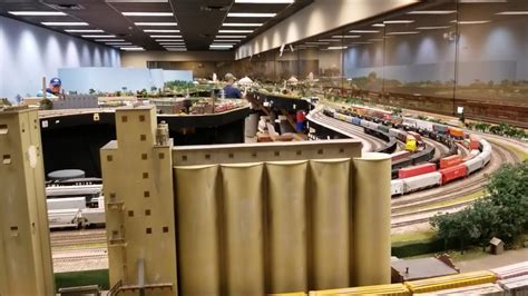 Massive HO Scale Layout Hidden in the Iowa State Fair! Central Iowa Model Railroad Club - YouTube