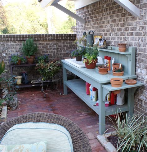 Creating An Outdoor Potting Station - Better HouseKeeper