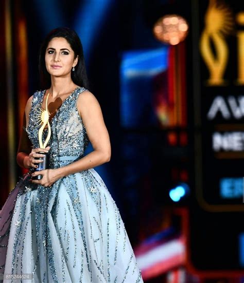 International Indian Film Academy Awards 2017 - designerz Central | Iifa awards, Asian fashion ...