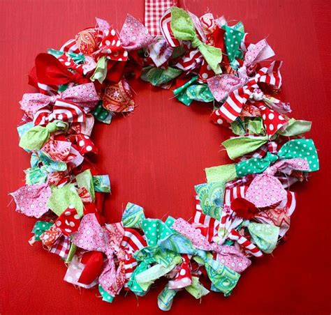 Bedroom Bling: Fabric Scrap Door Wreath - How to Nest for Less™