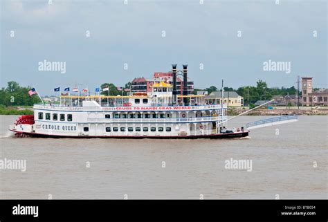 Louisiana, New Orleans, paddlewheeler Creole Queen, Mississippi River sightseeing tour boat ...