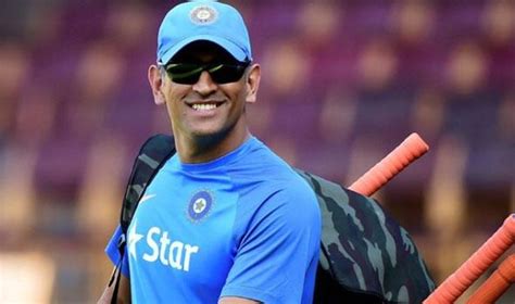 MS Dhoni retirement When did Dhoni retire from test matches and with ...