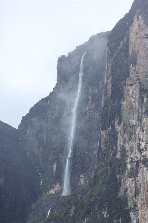 Waterfalls at Kukenan Tepui or Mount Roraima. Venezuela Stock Image ...