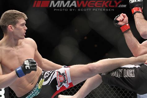 Wonderboy Thompson Scores Stunning KO (UFC 143 Video) - MMAWeekly.com ...