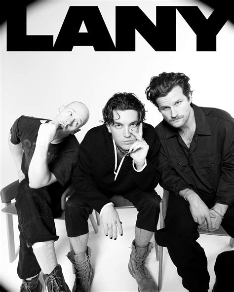 137.7 mil Me gusta, 1,561 comentarios - LANY (@thisislany) en Instagram: "new poster new merch ...