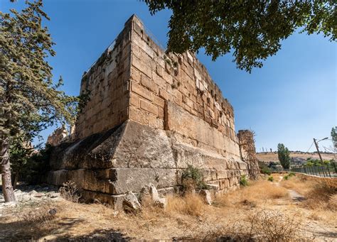 More from Baalbek: ancient stone construction hi-tech. | Nota Bene ...