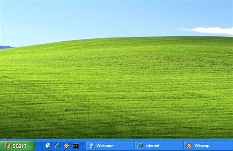 How to Create a Windows XP-like “Show Desktop” Taskbar Icon in Windows 10 (1809) - Software News ...