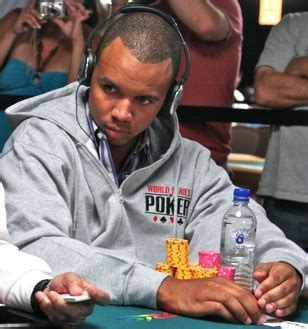 Phil Ivey Leads WSOP Player of the Year Race – Rakeback.com