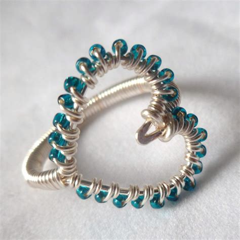 22 Patterns for Wire Wrapped Rings with DIY Tutorials - Guide Patterns