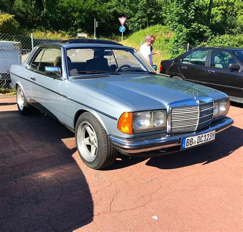 Mercedes-Benz W123 Coupe in Benztown #bordsteinschrauber #mercedes # ...