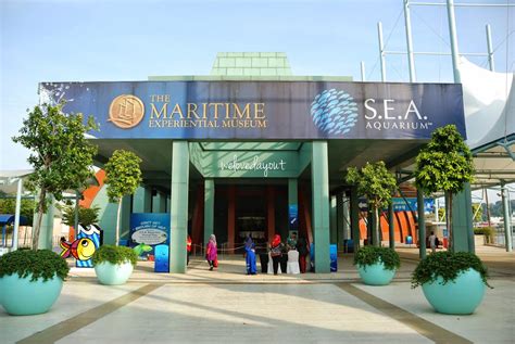 entrance to S.E.A Aquarium, Singapore | Sea aquarium, Family days out ...