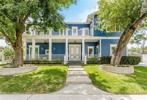 'Little Couple' Stars Sell Their Houston Home for a Tiny Price | realtor.com®