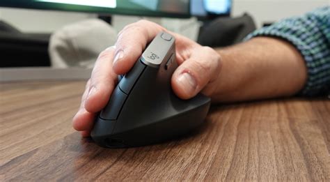 Logitech MX Vertical : La souris Bluetooth parfaite au bureau