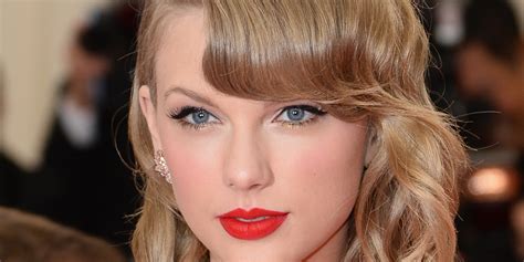 Taylor Swift Makeup Tips: Her Exact Red Lipstick Shade Revealed | HuffPost UK