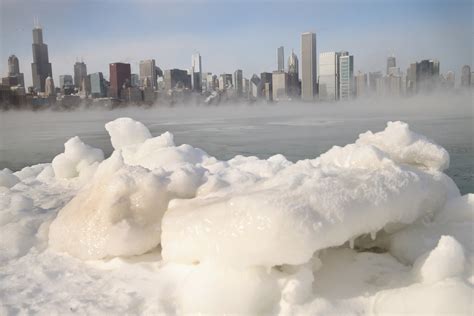 9 Stunning Images Of Lake Michigan Frozen (PICTURES) | HuffPost UK