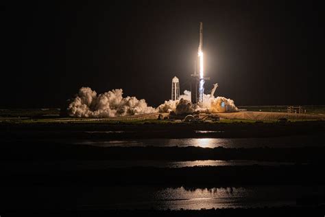 Celebs, astronauts and more cheer on SpaceX's Inspiration4 mission after successful launch | Space