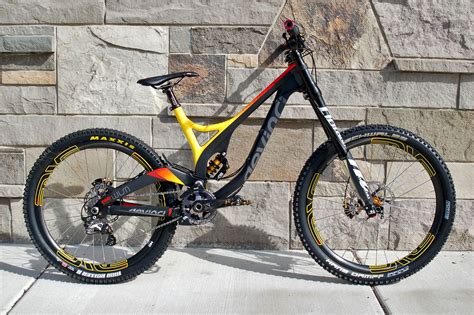 Devinci Wilson Carbon | Downhill bike, Mountain bike trails, Bike trails