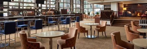 Bar and Restaurant near Bell Centre | Le Centre Sheraton Montreal Hotel