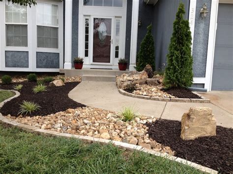 Stunning Black Mulch Landscaping Ideas You Must See - Page 2 of 2