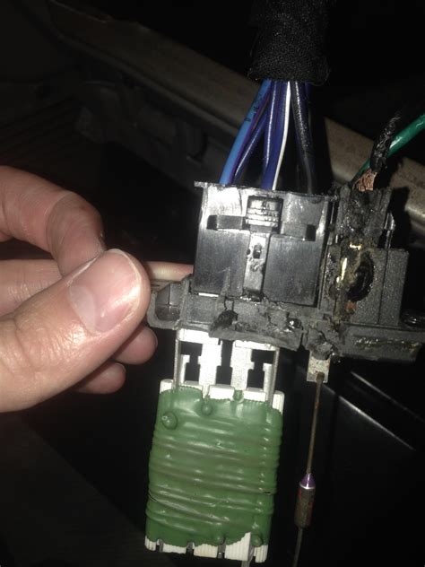 electrical - How to remove a stuck (maybe melted) connector from the blower motor resistor ...