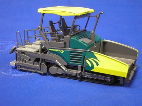 Buffalo Road Imports. Vogele 1900-2 paver "Dura Vermeer" CONSTRUCTION PAVERS Diecast model NZG ...