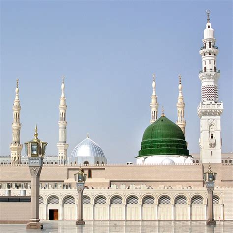 The green dome and minarets of Masjid An-Nabawi. #Madinah #Seerat | Sports graphic design ...