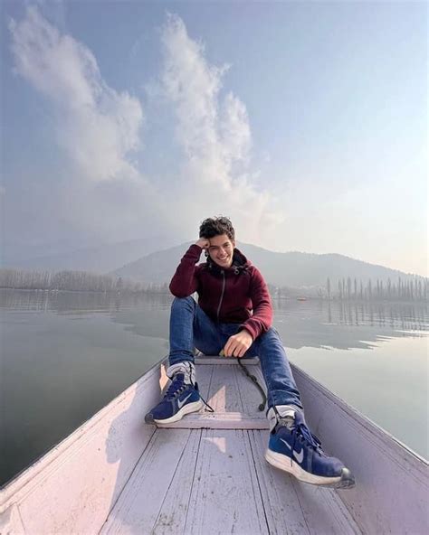 Darsheel Safary -Career, Bio, Single, Age, Net Worth, Height, Facts