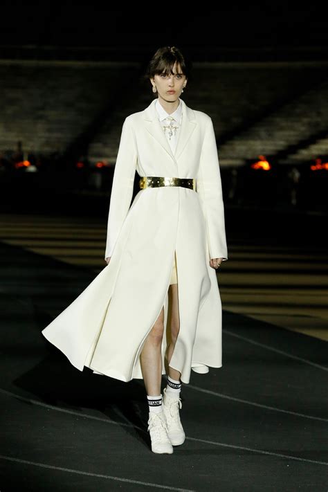 Christian Dior Resort 2022 Fashion Show Collection: See the complete Christian Dior Resort 2022 ...