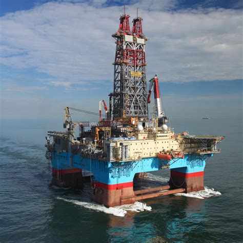 semi-submersible oil rig- Maersk Developer in the Mallacca Straits, google search Energy ...