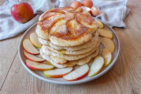 Fluffy German Apple Pancakes (Apfelpfannkuchen)