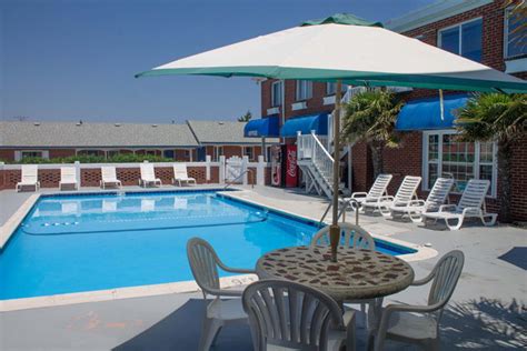 Colonial Inn - OuterBanks.com