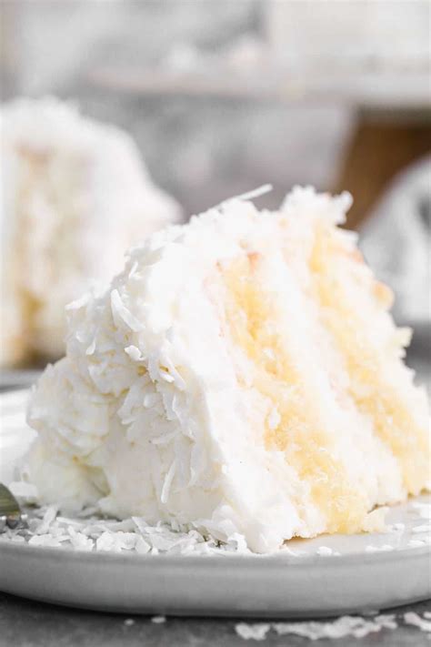 Tropical Delight: Coconut Cake Recipe - Bocados Sabrosos