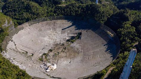 One of world's largest telescopes collapses