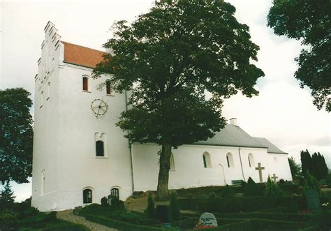 Church and Manor in Denmark: Give church/ Give kirke, Nørvang herred, Vejle amt