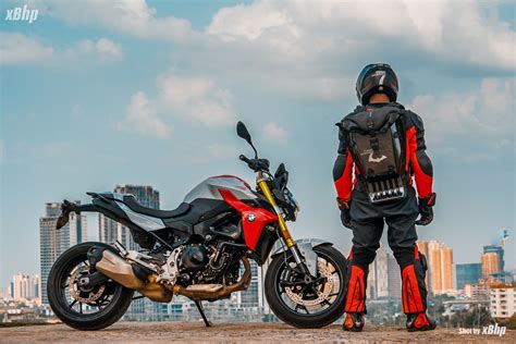 BMW F900R Review: Heady cocktail of complexity and ease