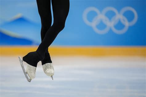 EXPLAINER: How figure skaters deliver quadruple jumps | AP News